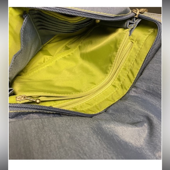 Baggallini Blue/Lime Nylon Multi-Pocket Crossbody Bag w/ Detachable Change Purse - Picture 7 of 15